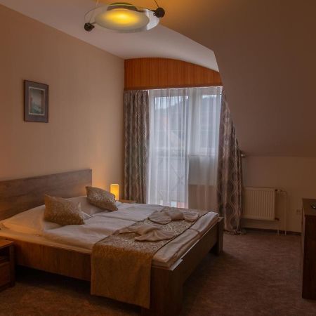 Hotel Pizzeria Istria Велке Лосіни Екстер'єр фото