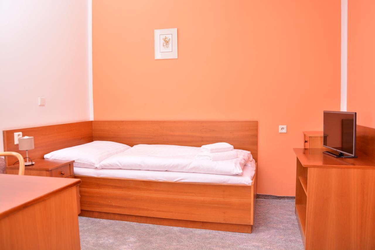 Hotel Pizzeria Istria Велке Лосіни Екстер'єр фото