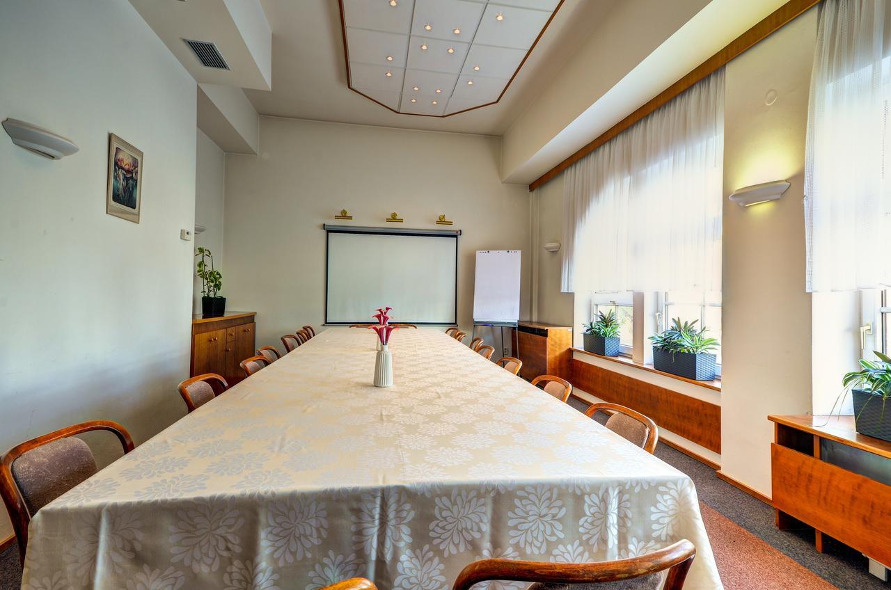 Hotel Pizzeria Istria Велке Лосіни Екстер'єр фото