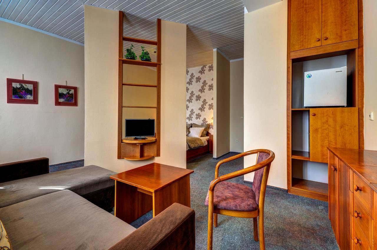 Hotel Pizzeria Istria Велке Лосіни Екстер'єр фото