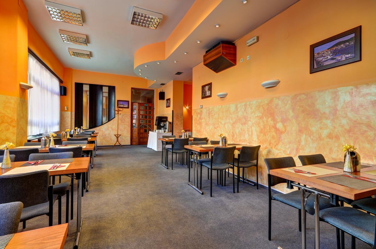 Hotel Pizzeria Istria Велке Лосіни Екстер'єр фото