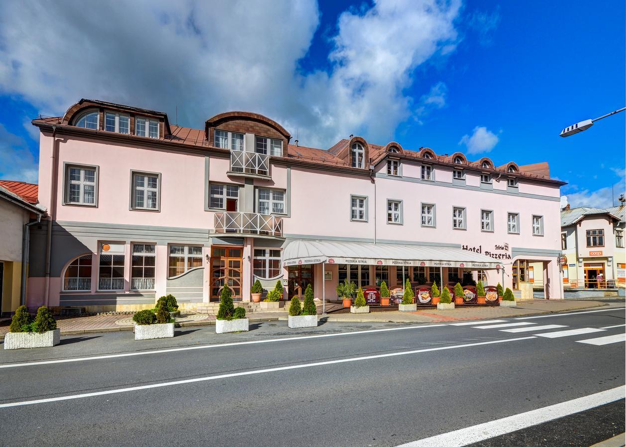 Hotel Pizzeria Istria Велке Лосіни Екстер'єр фото