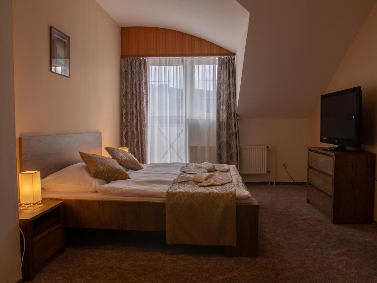 Hotel Pizzeria Istria Велке Лосіни Екстер'єр фото