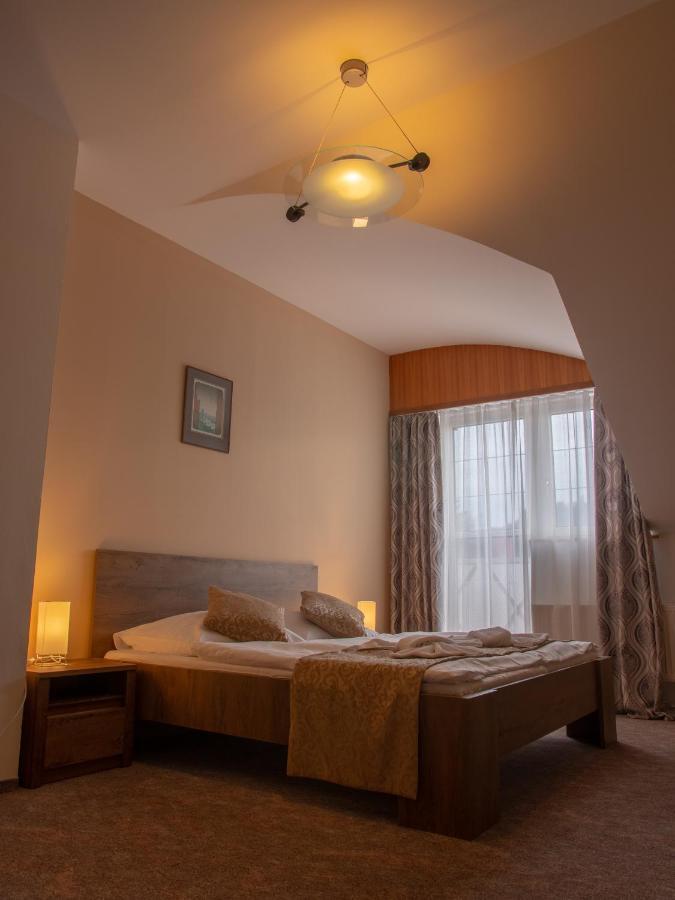 Hotel Pizzeria Istria Велке Лосіни Екстер'єр фото